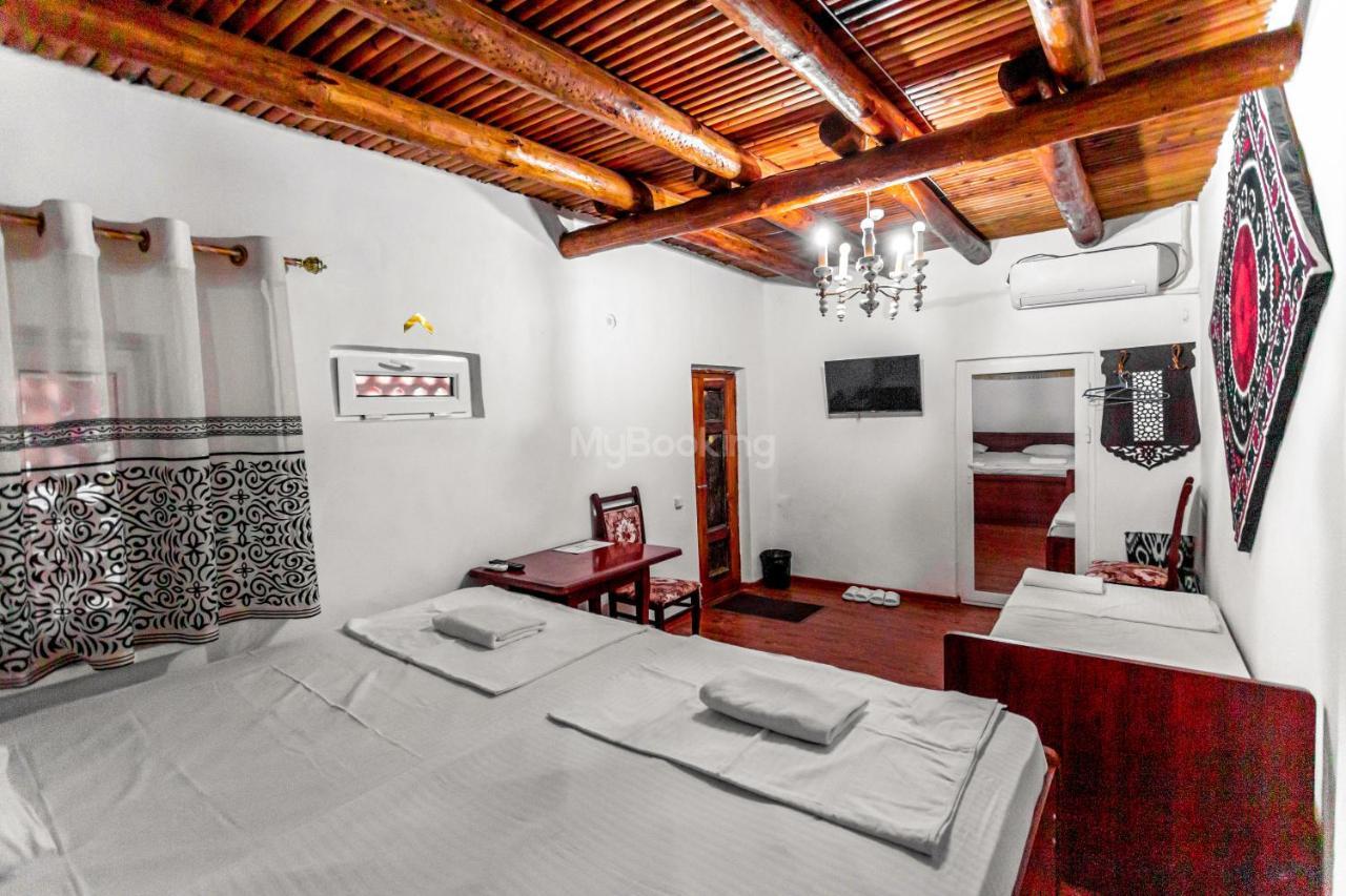 Okhun Madrasah15Th-16Th Century Hotel Buchara Buitenkant foto