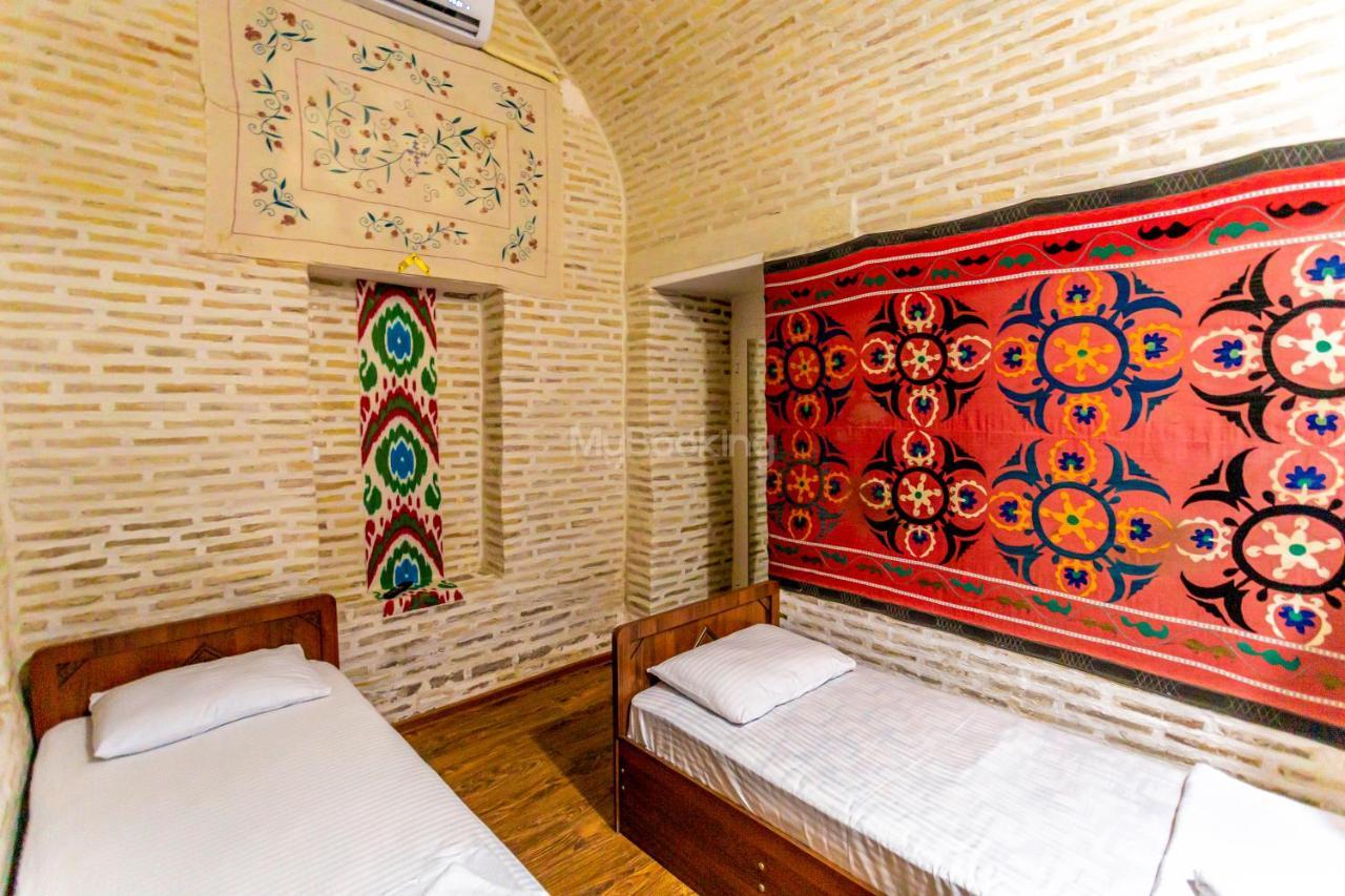 Okhun Madrasah15Th-16Th Century Hotel Buchara Buitenkant foto