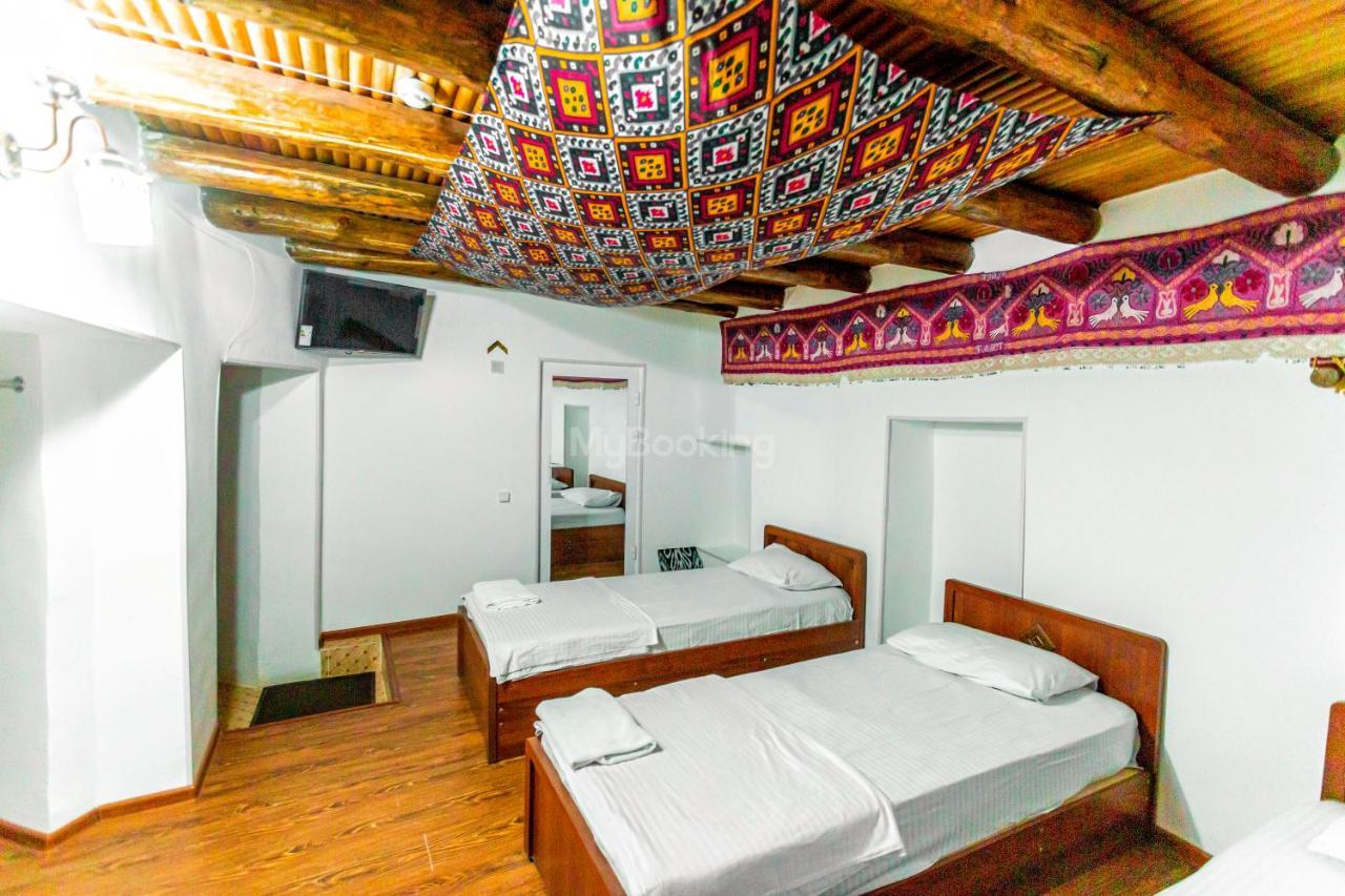 Okhun Madrasah15Th-16Th Century Hotel Buchara Buitenkant foto