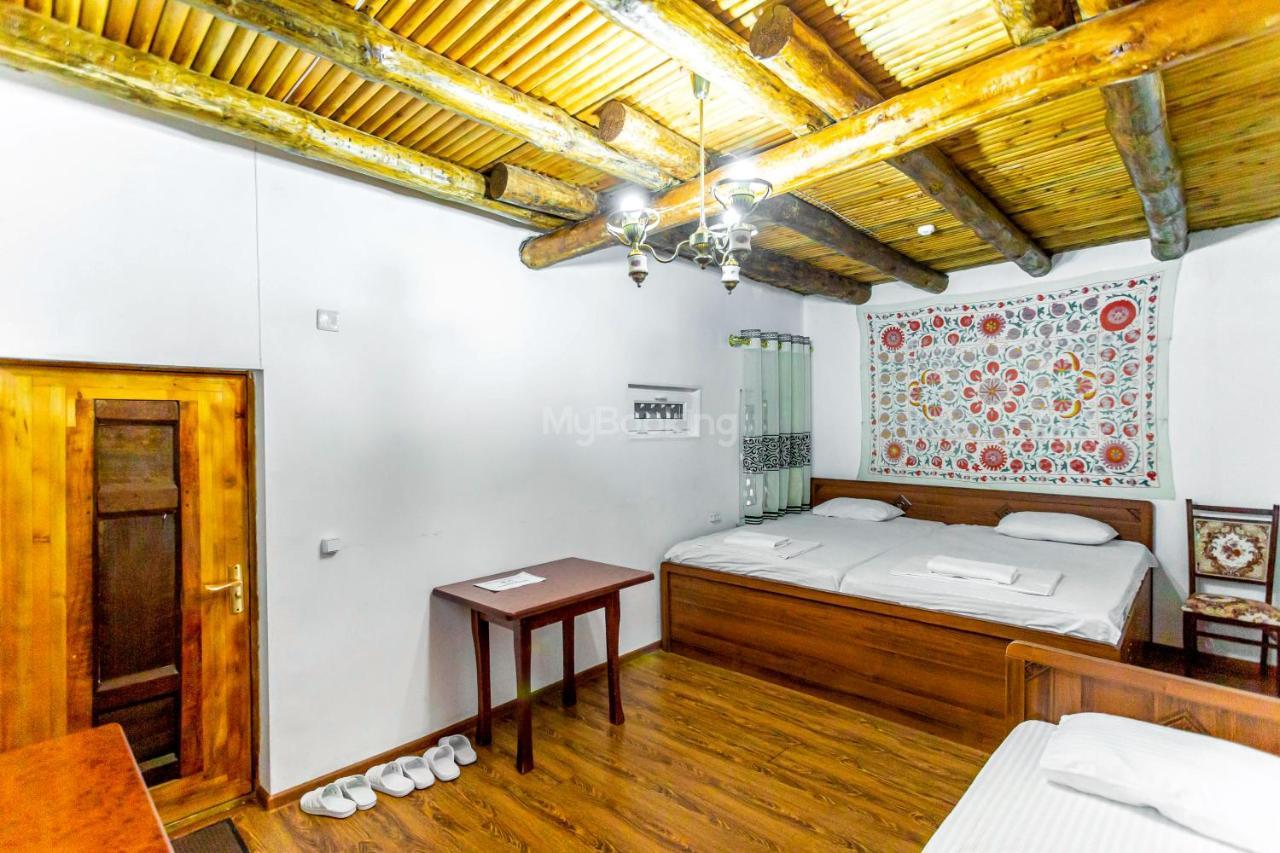 Okhun Madrasah15Th-16Th Century Hotel Buchara Buitenkant foto